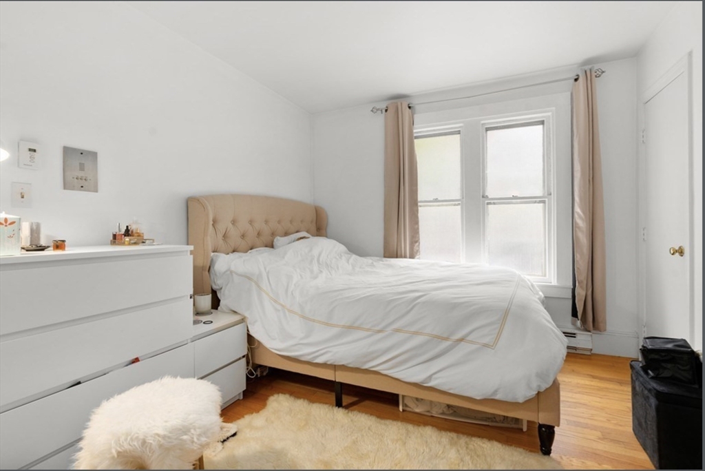 16 Dartmouth Place # 1