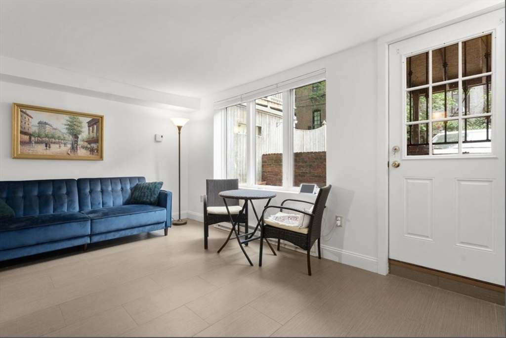 16 Dartmouth Place # 1