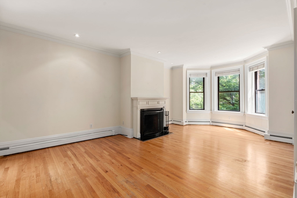 26 Wellington Street # 4