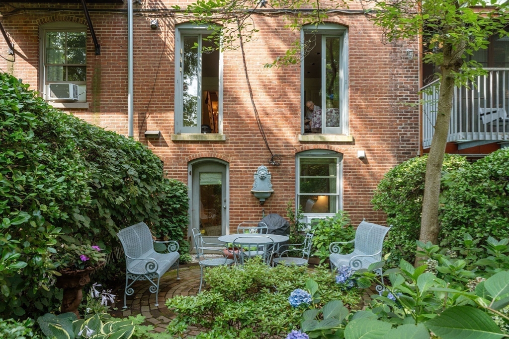 139 West Canton Street