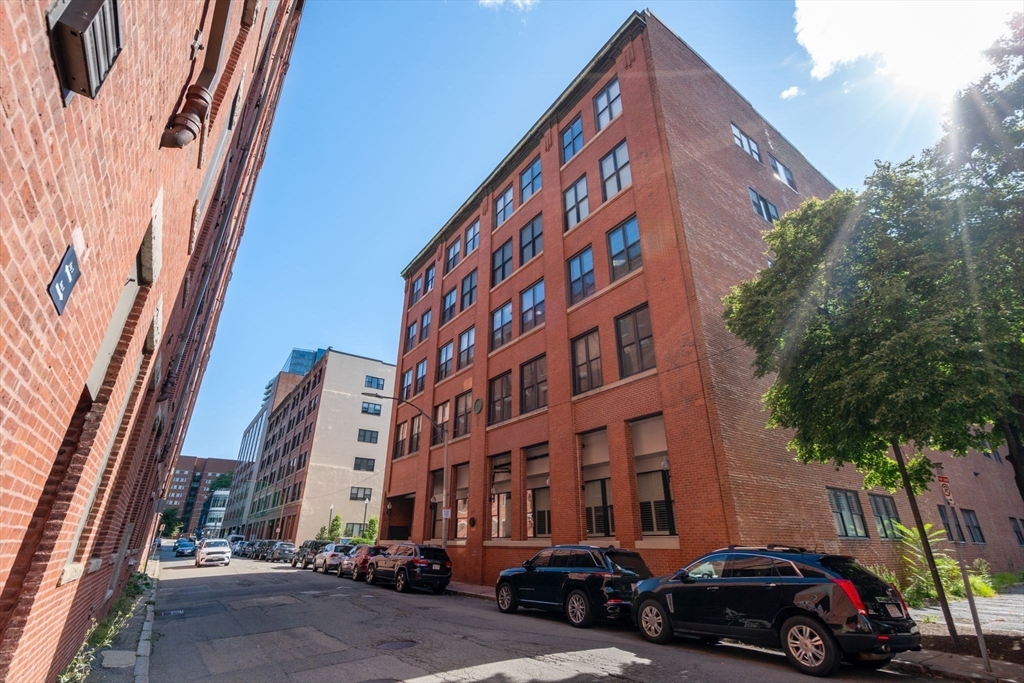 15 Sleeper Street # 402
