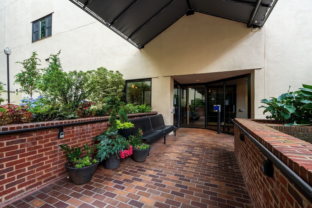 15 Sleeper Street # 402