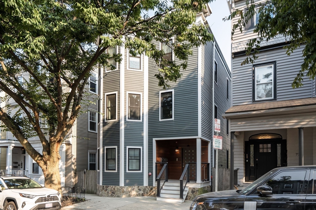 724 E 2nd St # 2
