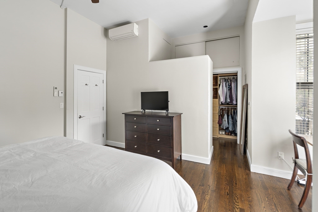 14 Concord Square # 2