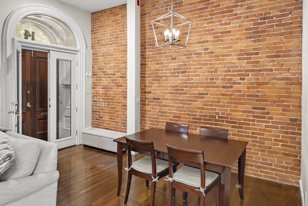 14 Concord Square # 2