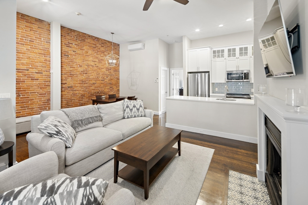 14 Concord Square # 2