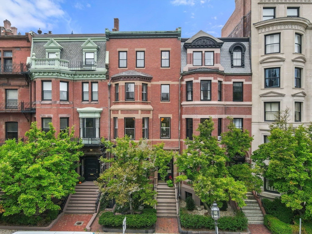 339 Commonwealth Ave # 2
