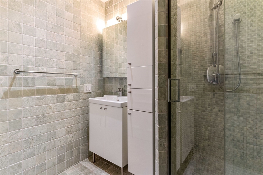 339 Commonwealth Ave # 2