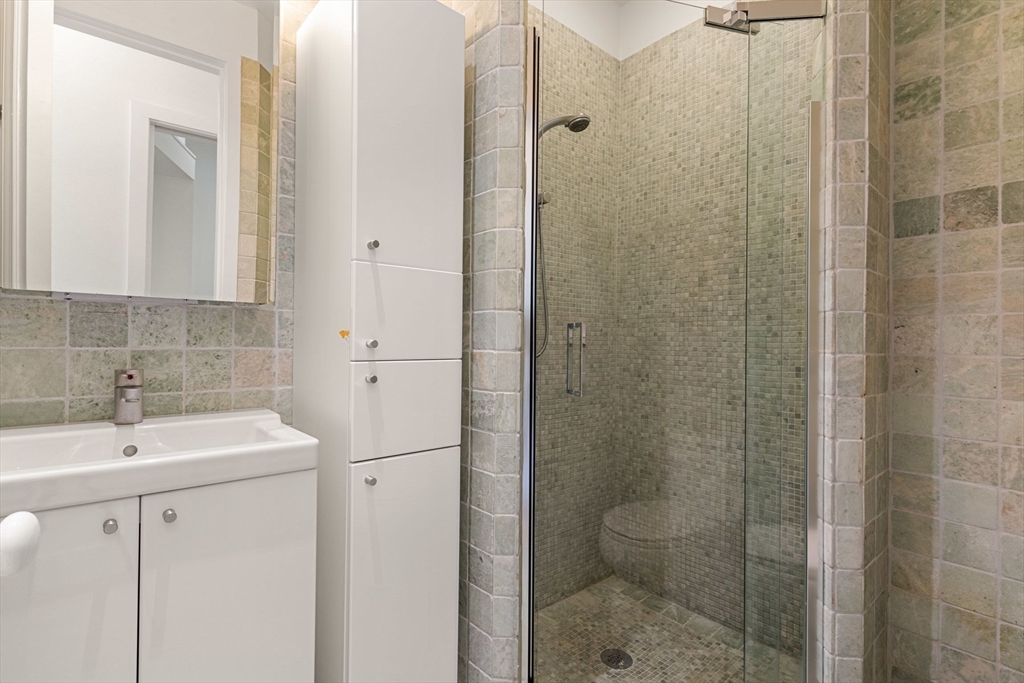 339 Commonwealth Ave # 2