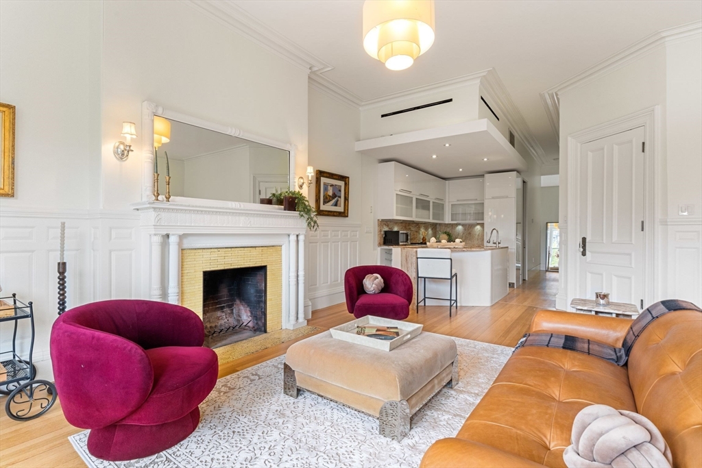 339 Commonwealth Ave # 2