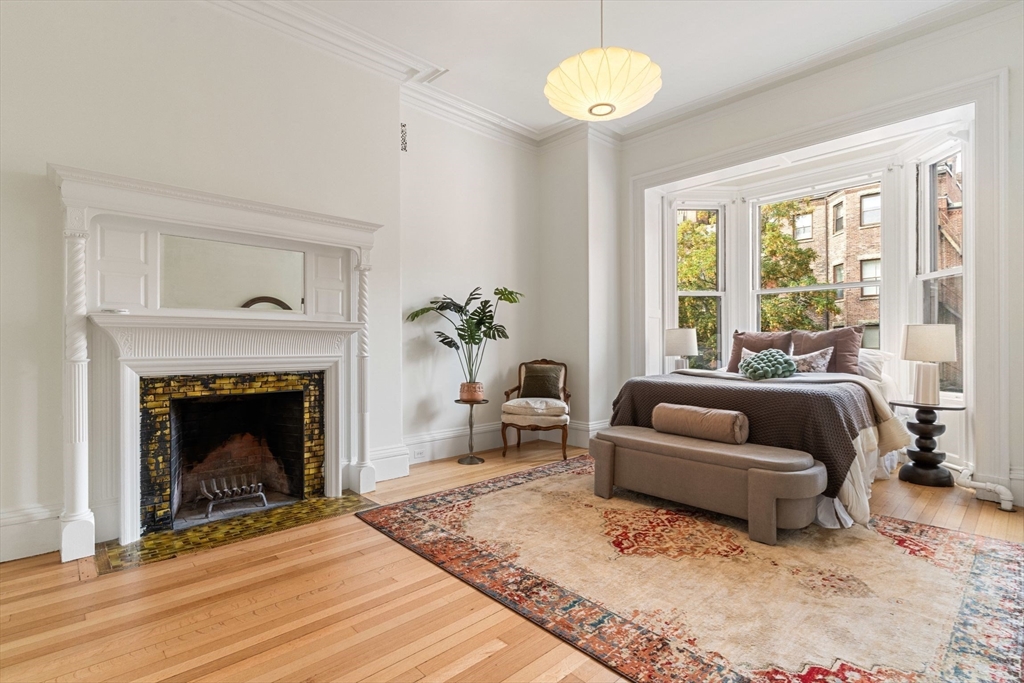 339 Commonwealth Ave # 2