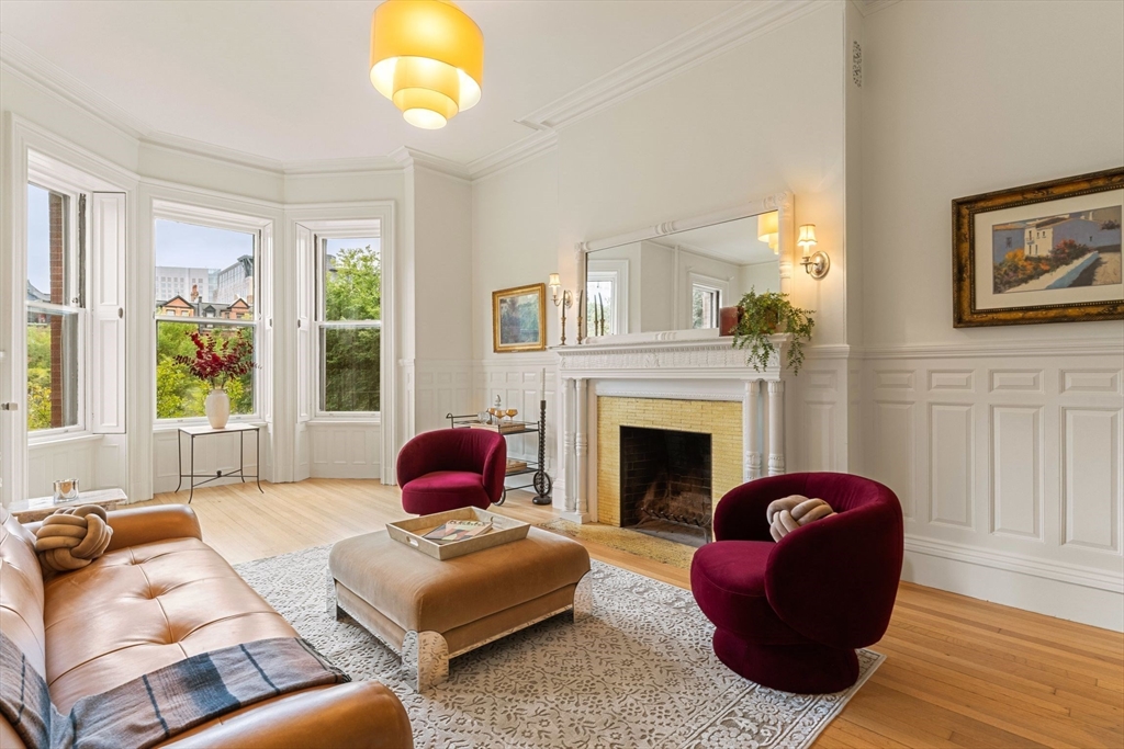 339 Commonwealth Ave # 2