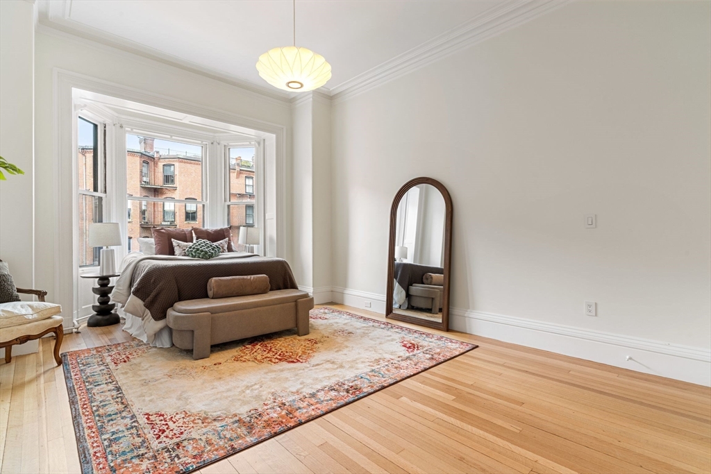 339 Commonwealth Ave # 2
