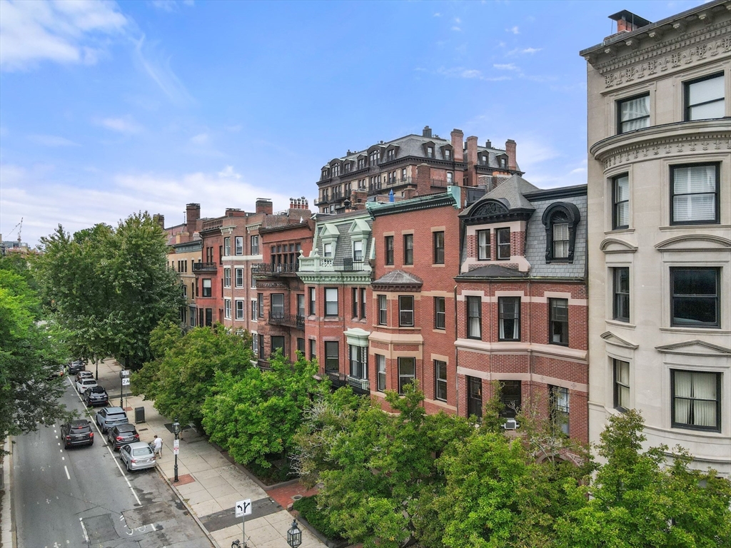 339 Commonwealth Ave # 2