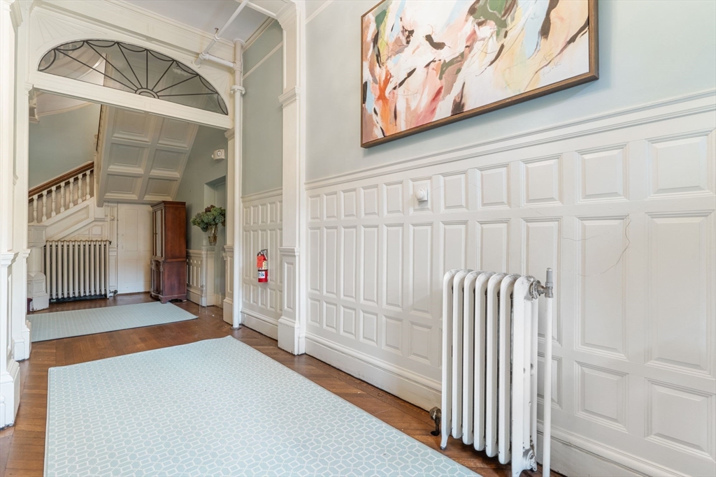 339 Commonwealth Ave # 2