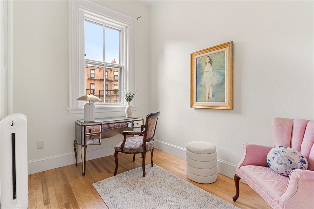 339 Commonwealth Ave # 2