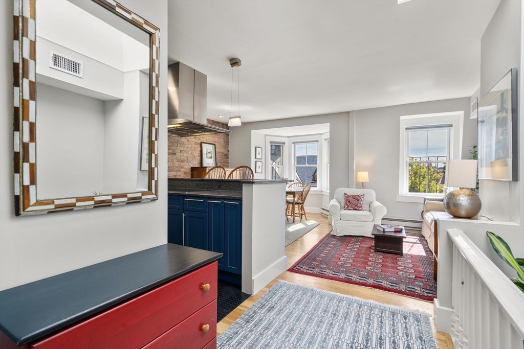 189 Warren Avenue # 4