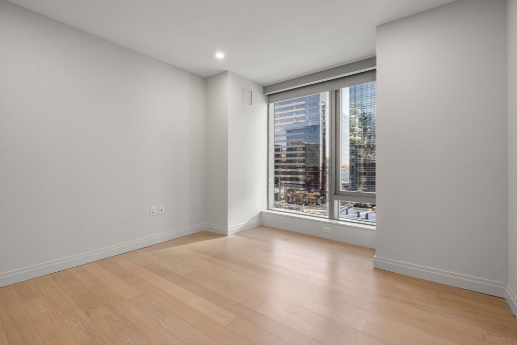 133 Seaport Blvd # 808