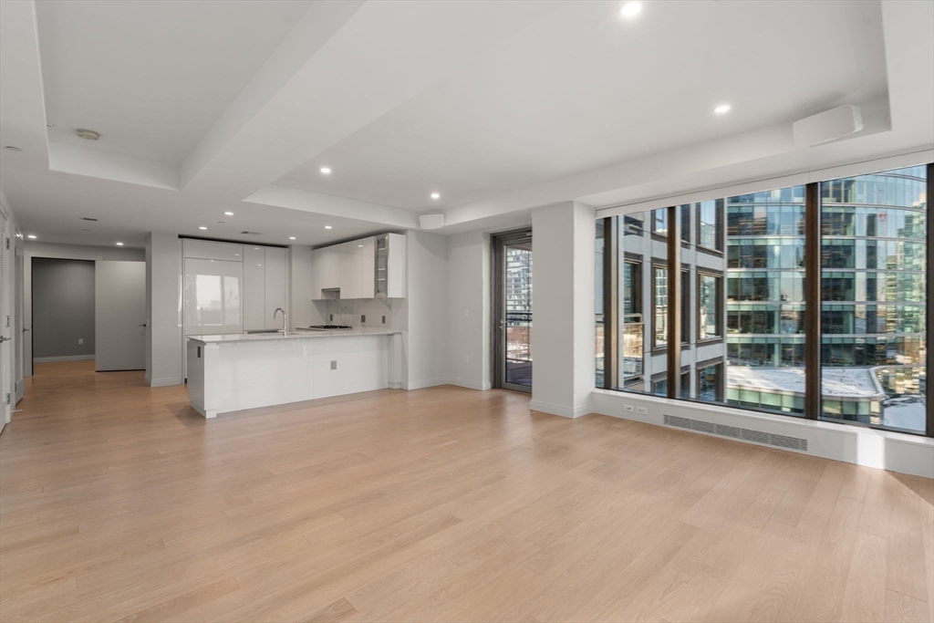 133 Seaport Blvd # 808