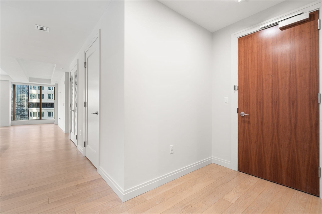 133 Seaport Blvd # 808