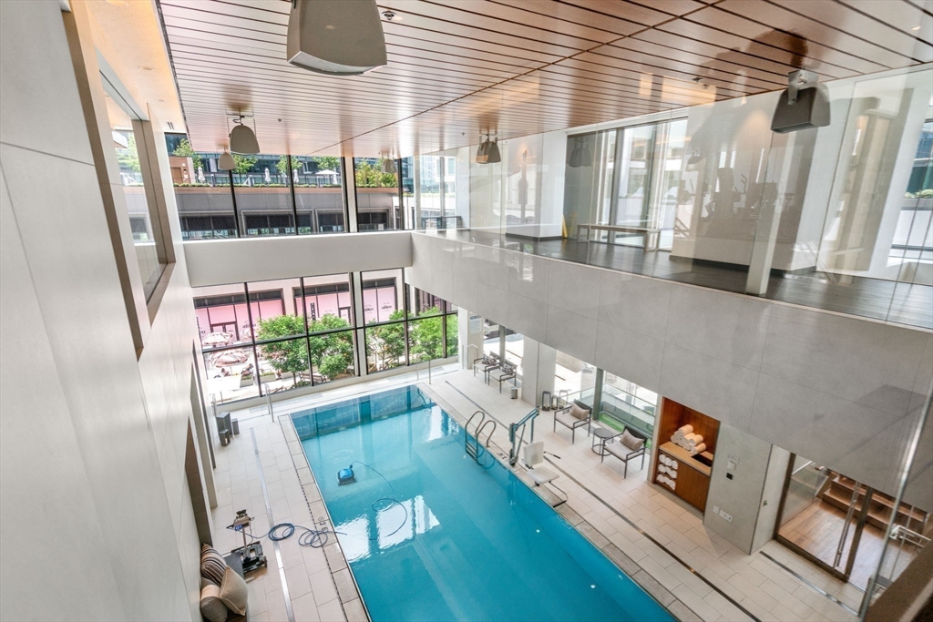 133 Seaport Blvd # 808