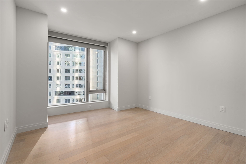 133 Seaport Blvd # 808