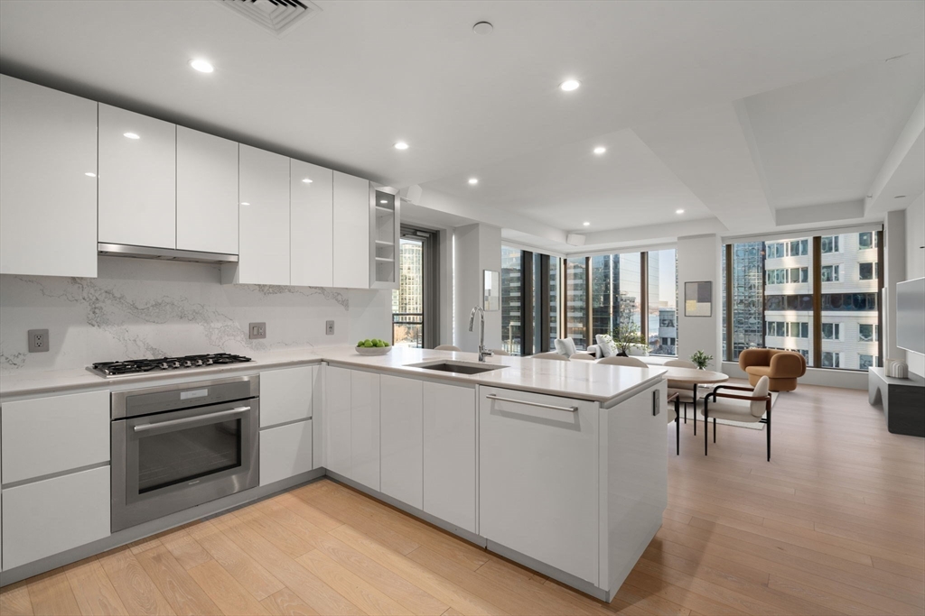 133 Seaport Blvd # 808