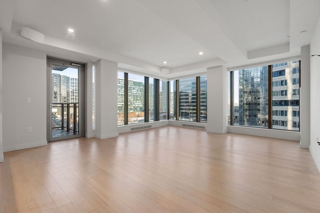 133 Seaport Blvd # 808