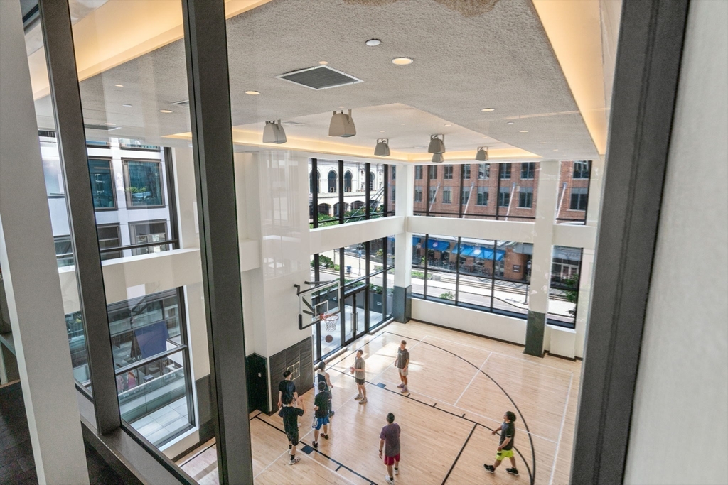 133 Seaport Blvd # 808