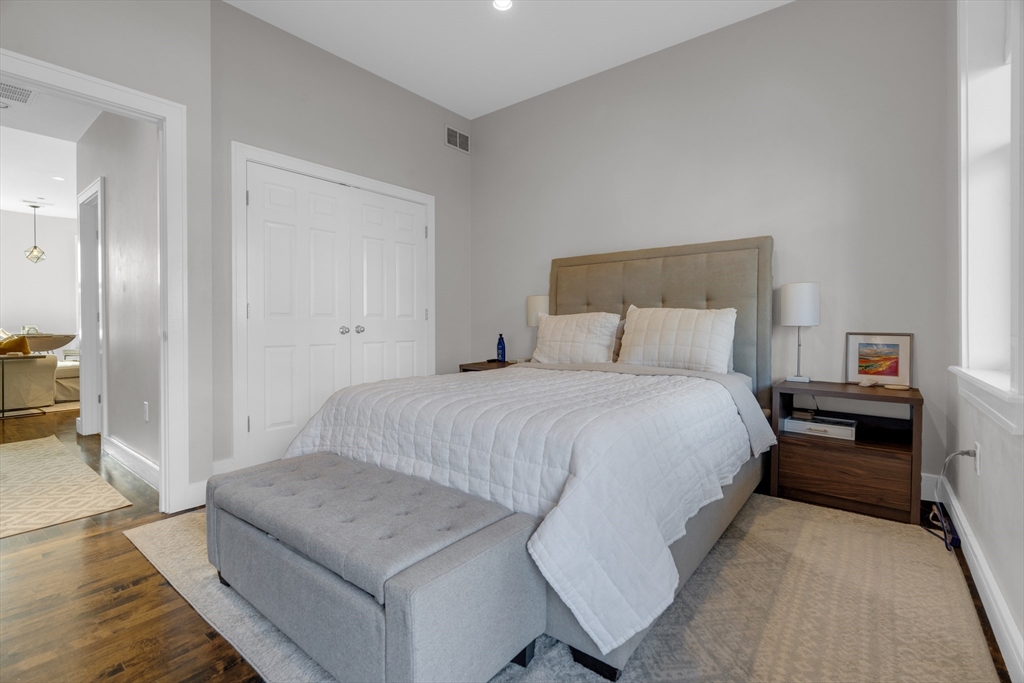 15 Upton St # 3