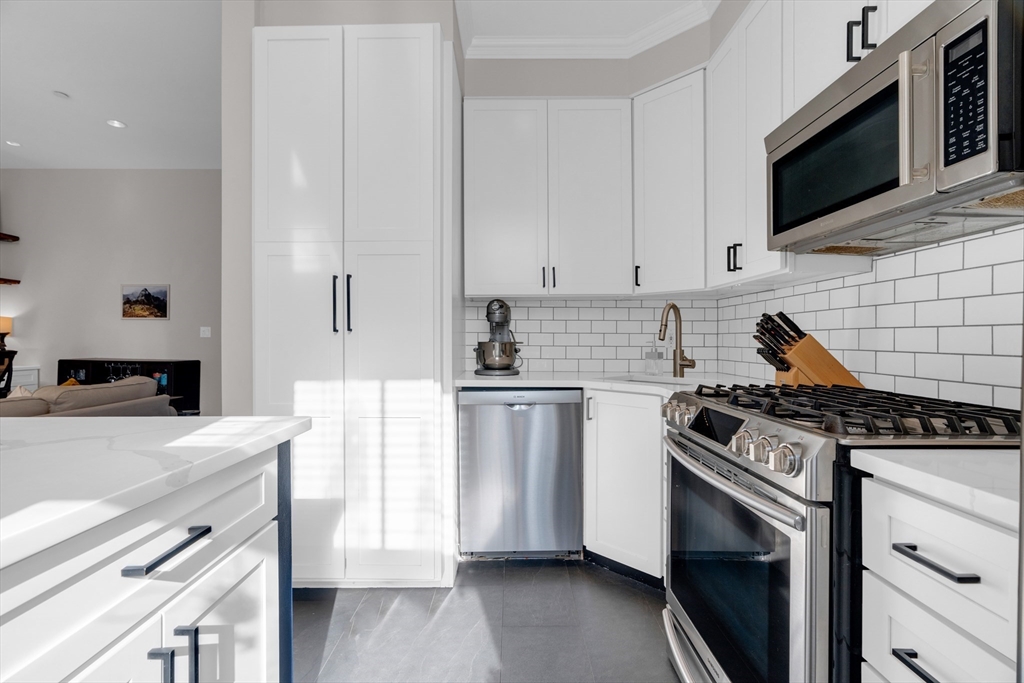 15 Upton St # 3