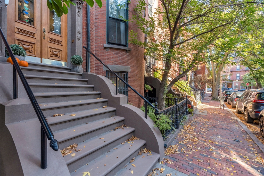 15 Upton St # 3
