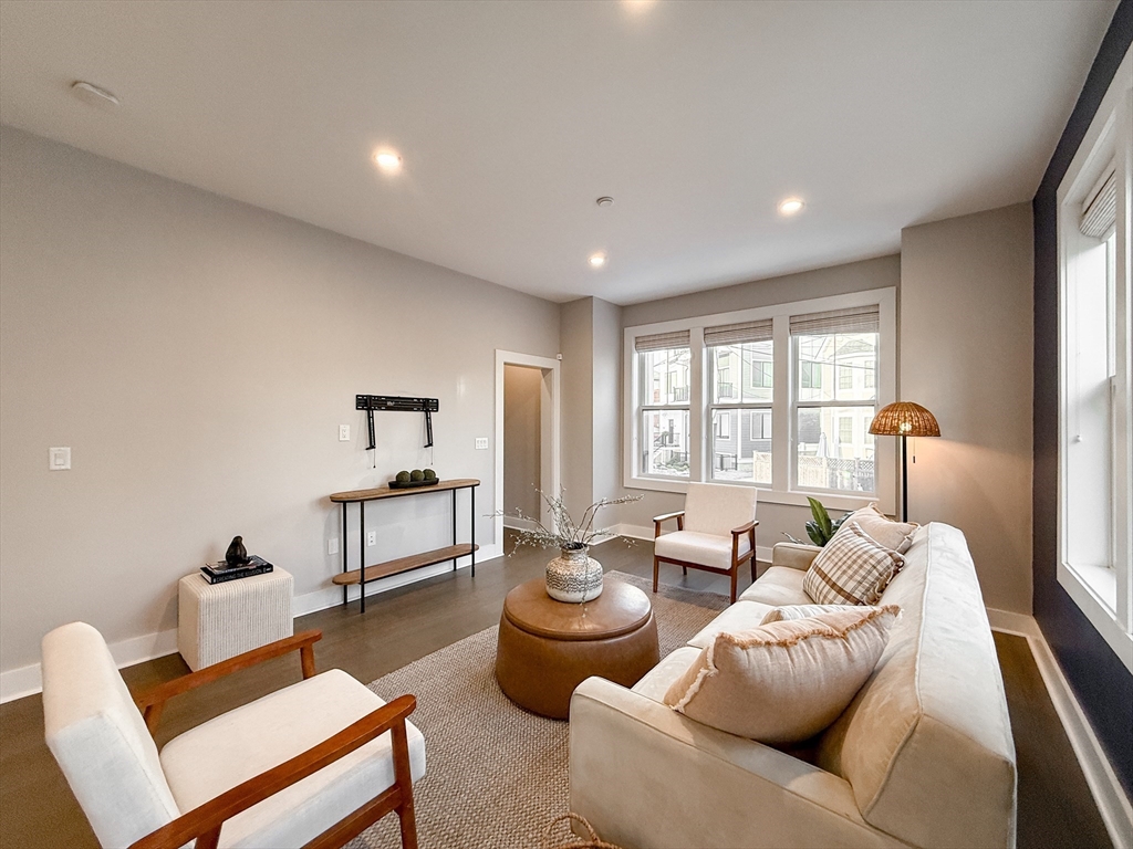 39 Murdock St # 1