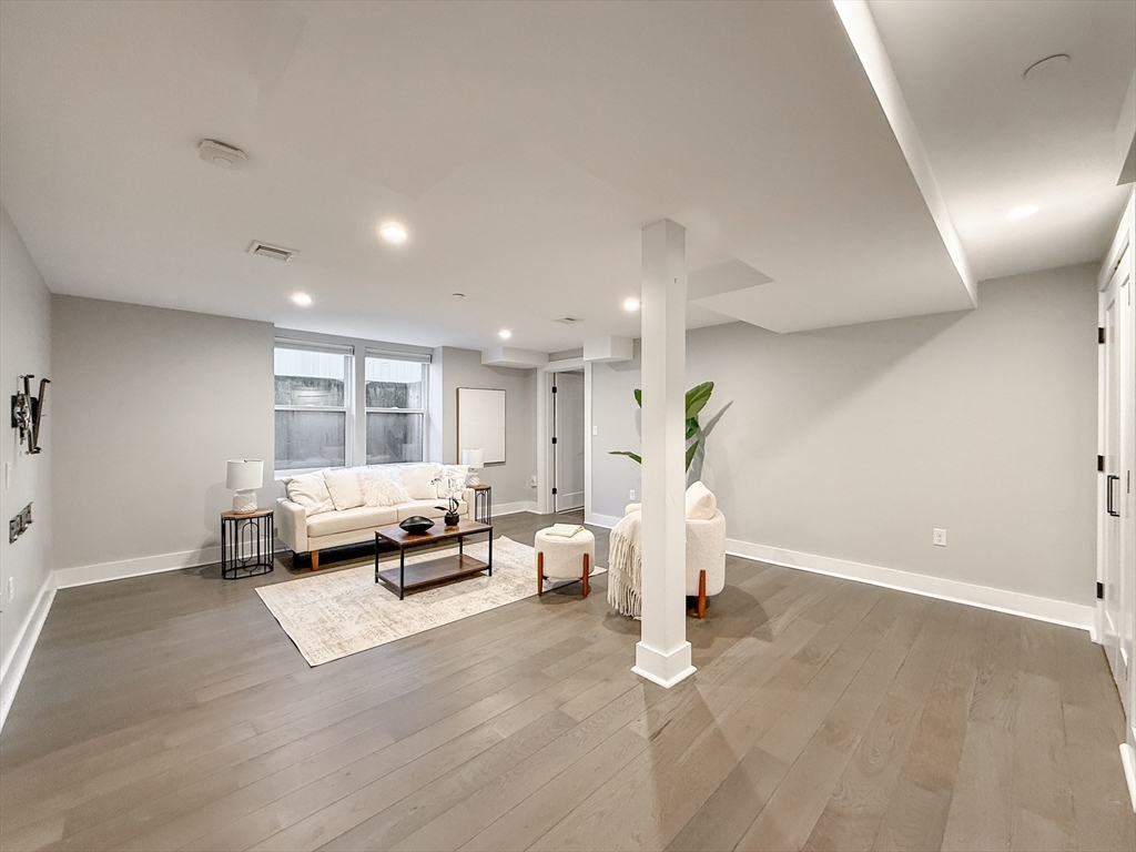 39 Murdock St # 1