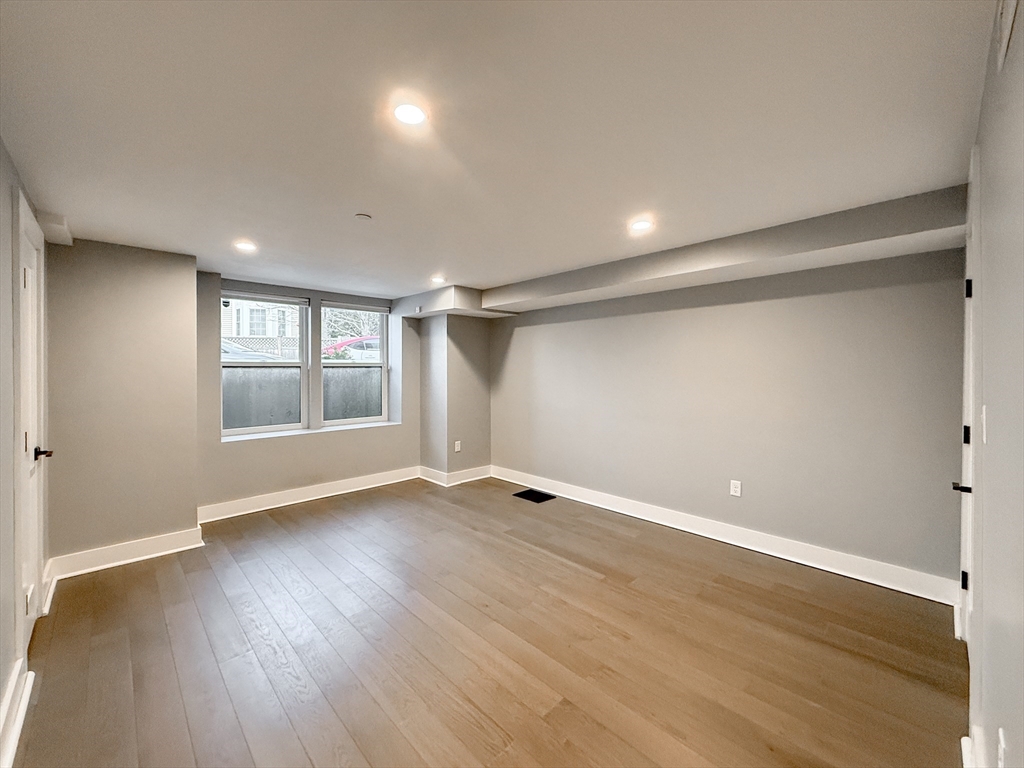 39 Murdock St # 1