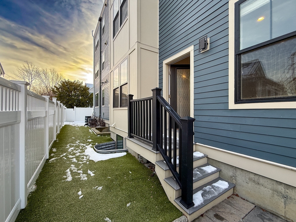 39 Murdock St # 1