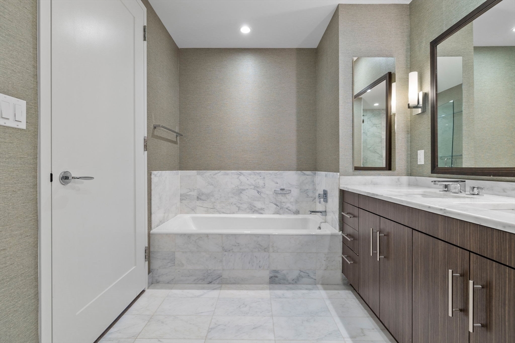 580 Washington Street # 15E