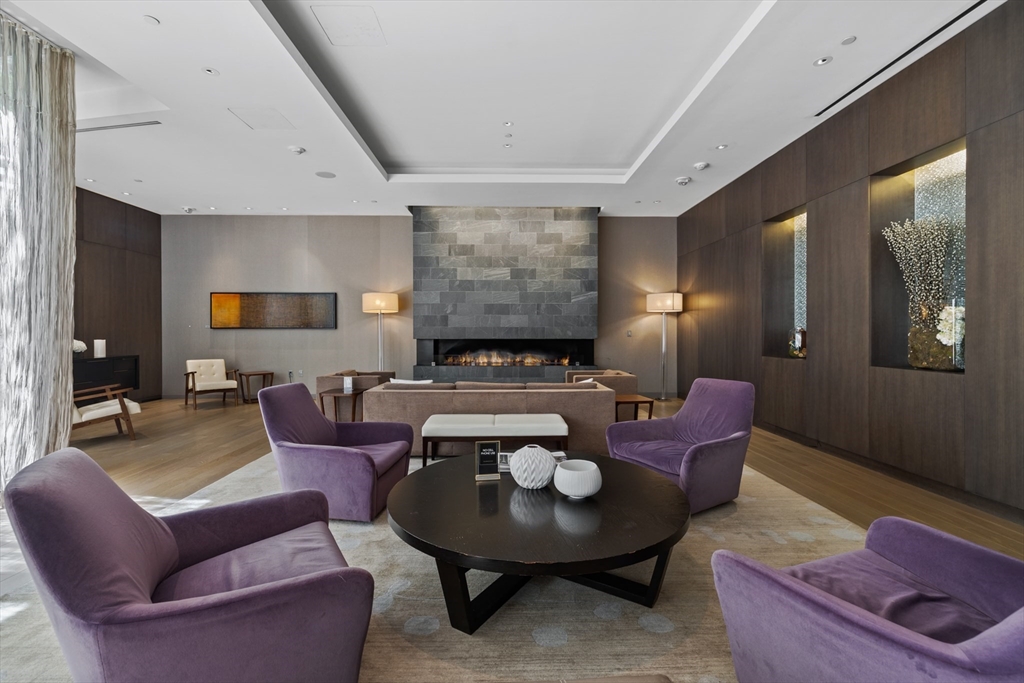 580 Washington Street # 15E