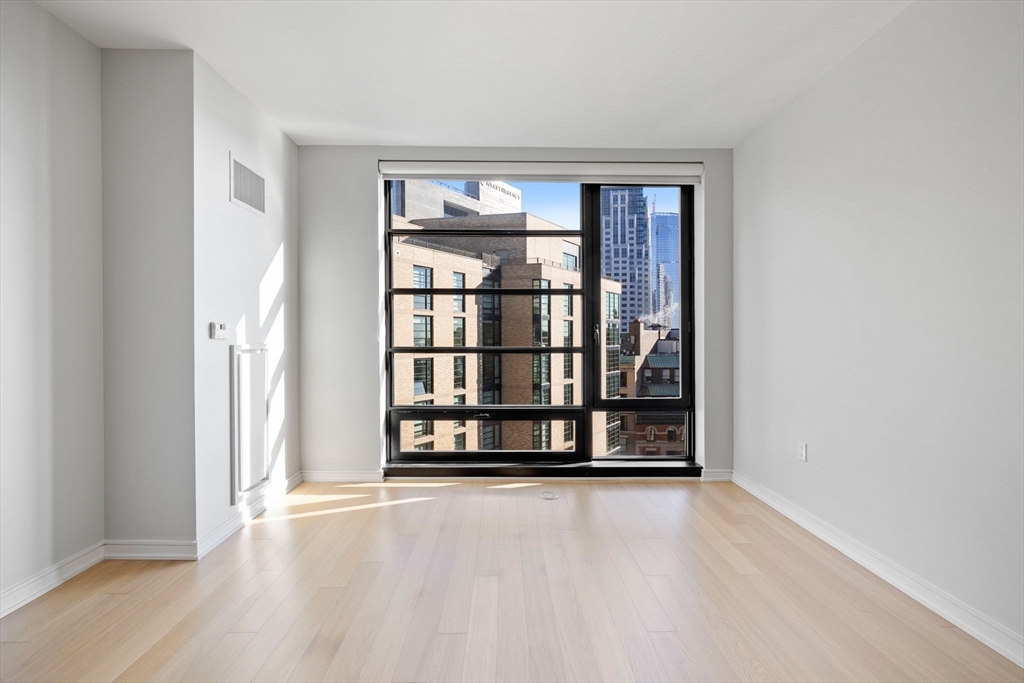 580 Washington Street # 15E