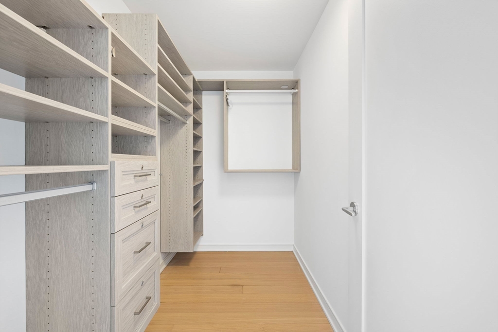 580 Washington Street # 15E