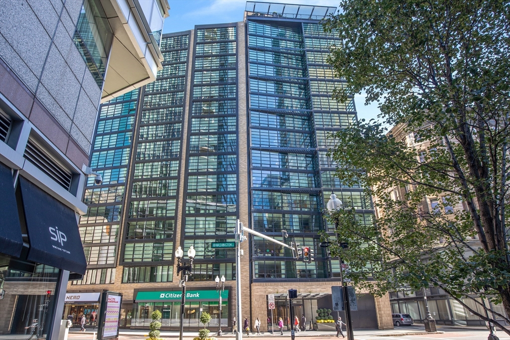 580 Washington Street # 15E