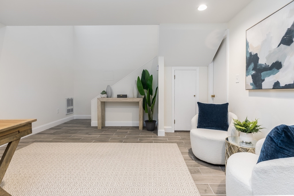 34 Hanson St # 1