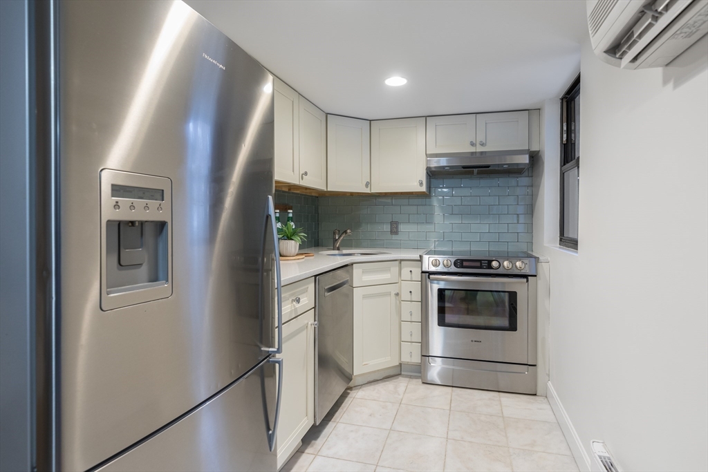 34 Hanson St # 1