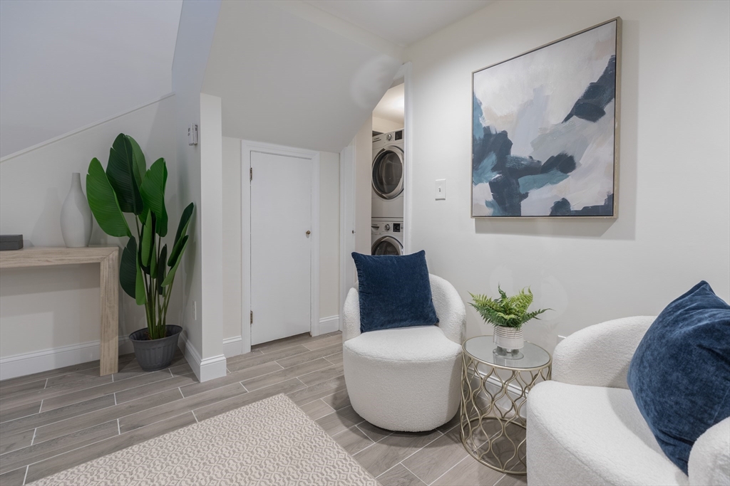 34 Hanson St # 1