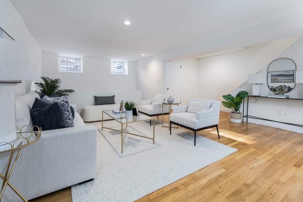 34 Hanson St # 1