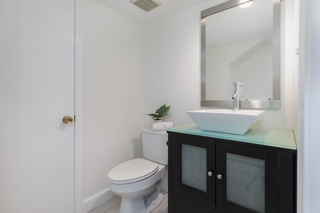 34 Hanson St # 1