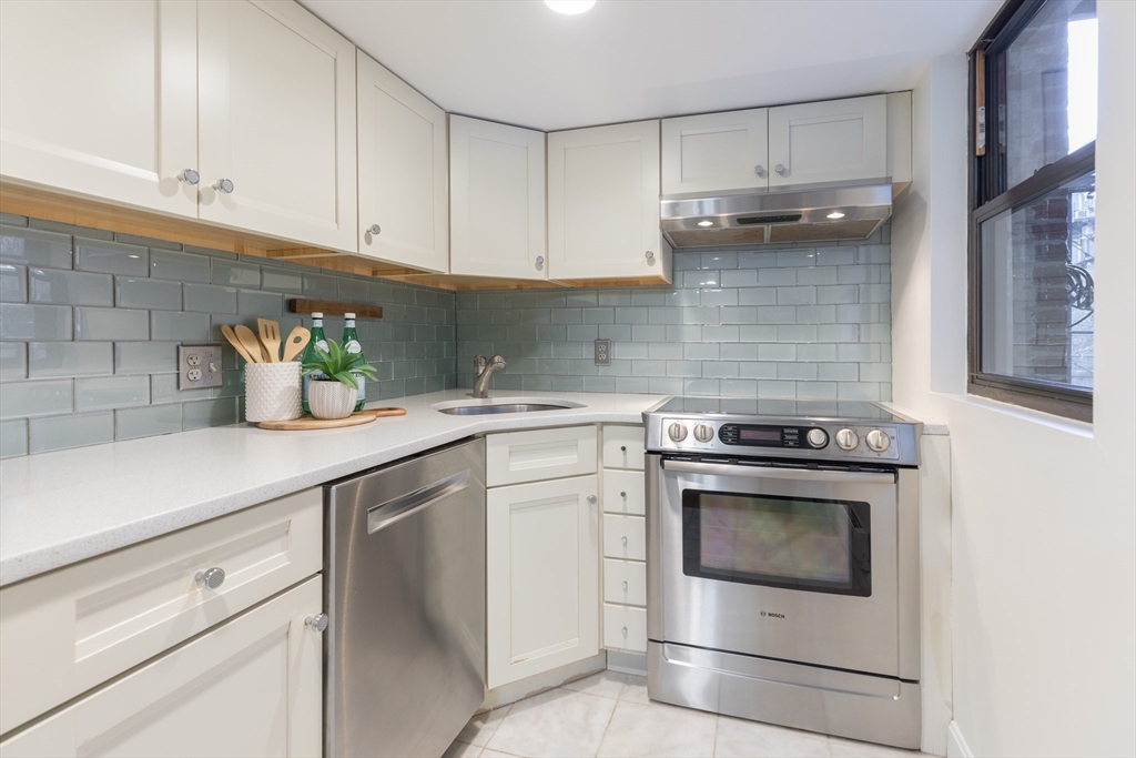 34 Hanson St # 1