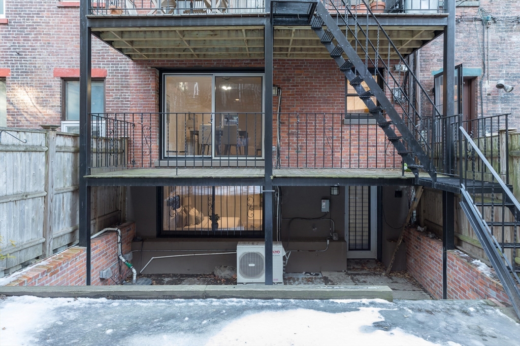 34 Hanson St # 1