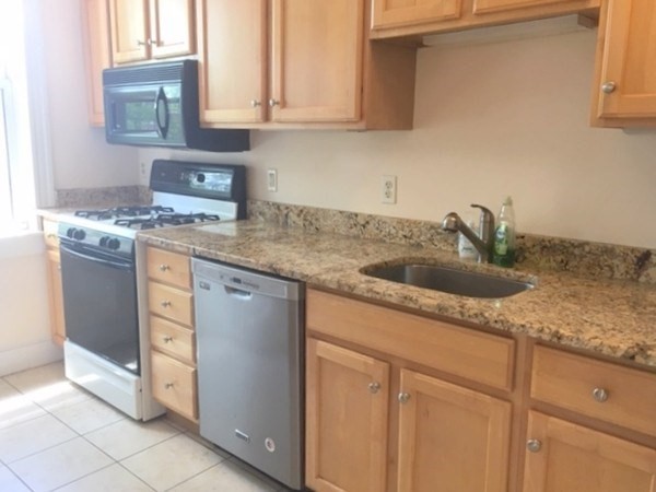 17 Regent Circle # 3