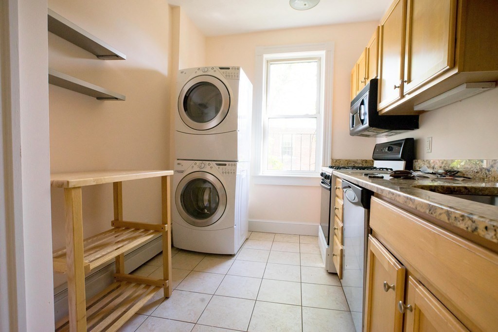 17 Regent Circle # 3